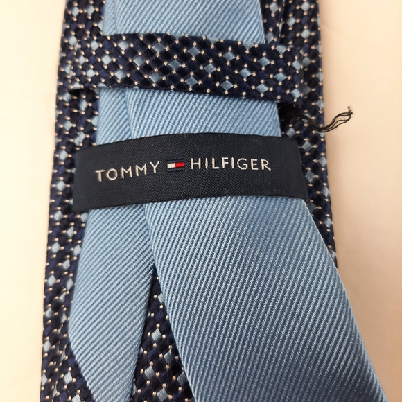Tommy Hilfiger Silk Tie - Picture 2 of 3